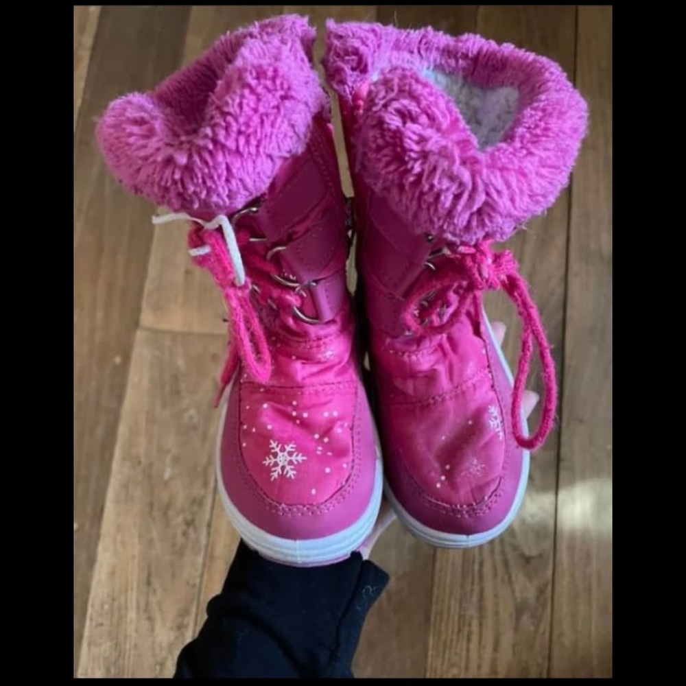 Pink winter boots